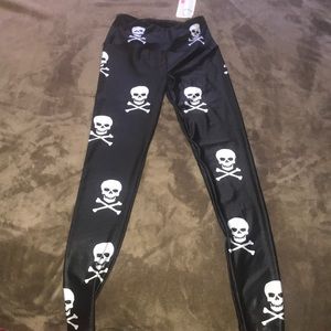 Skull and cross bone leggings!